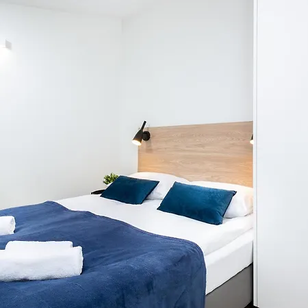 Modern In The Center Close To The Metro By Renters شقة