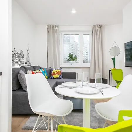 Modern In The Center Close To The Metro By Renters شقة وارسو