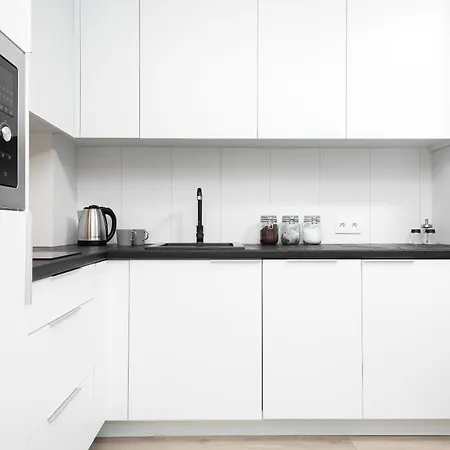 شقة Modern In The Center Close To The Metro By Renters *