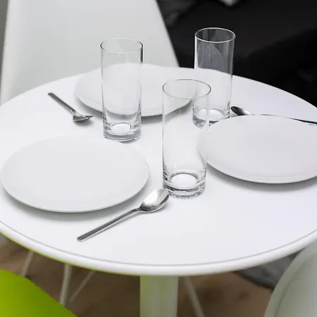 Modern In The Center Close To The Metro By Renters شقة وارسو