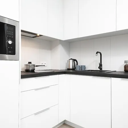 Modern In The Center Close To The Metro By Renters شقة وارسو
